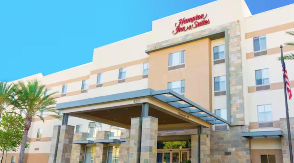 Hampton Inn & Suites Corona, Ca Exterior photo